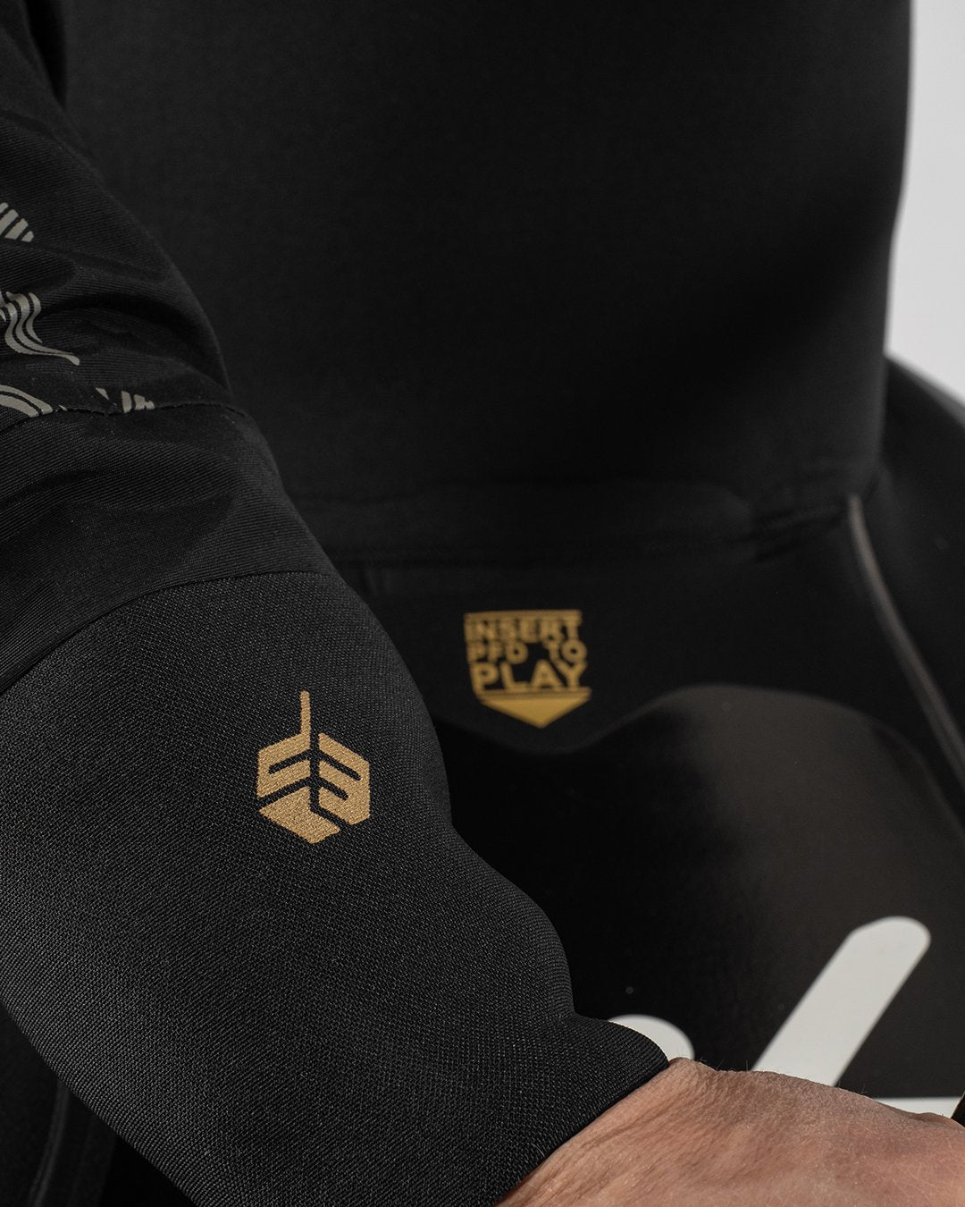 K1 JACKPOT x Sirocco L/S Topdeck