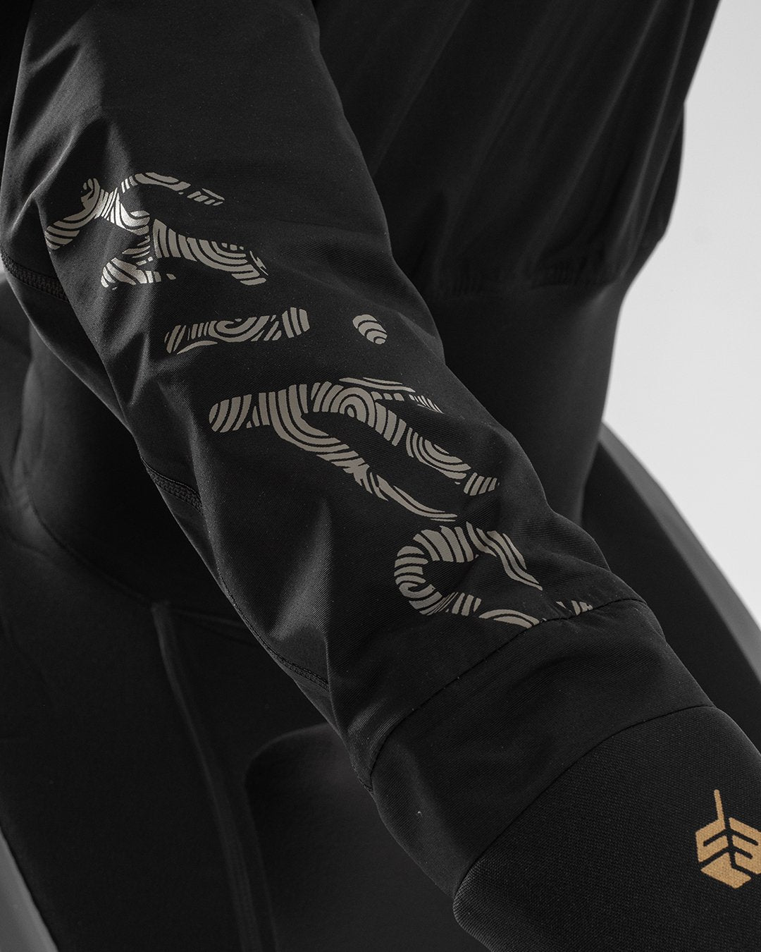 K1 JACKPOT x Sirocco L/S Topdeck